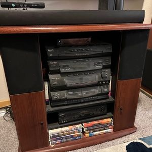 Vintage stereo system and speakers; with a 6 CD changer
